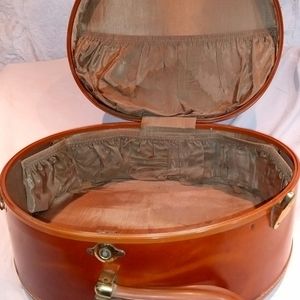 Vintage 1950s Samsonite Shwayder Bros. Round Train/Hat Case - Caramel Brown